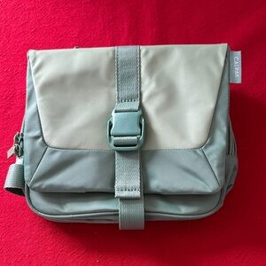 Calpak Toiletry/Makeup/Dopp/Hanging Cosmetic Bag, Sage Green, NWOT